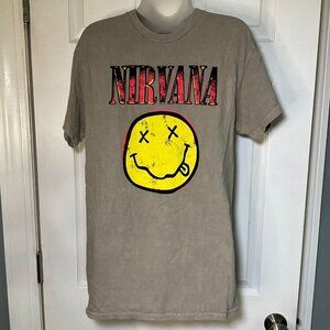 Nirvana Smiley Face Band T-Shirt  Medium  100% Cotton licensed top distressed